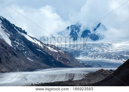 Dran Drung Glacier
