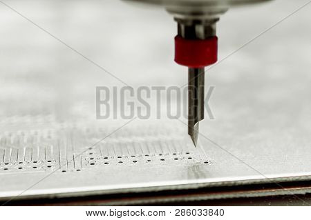 Spindle Modern High-precision Cnc Milling Machine. The Cartridge Is Mounted Cutter Pen.