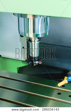 Spindle Modern High-precision Cnc Milling Machine. The Cartridge Is Mounted Milling Cutter.