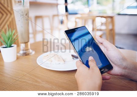 Chiang Mai, Thailand - Jan. 19,2019: Woman Holding Huawei With Onedrive On Screen. Microsoft Onedriv