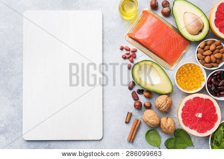 Healthy Food Antioxidant Products: Fish And Avocado, Nuts And Fish Oil, Grapefruit Spinach And Oil O