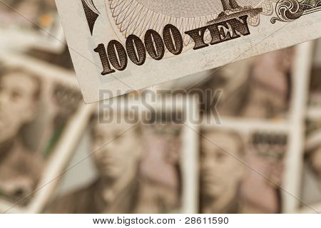 日本日元法案。来自日本的钱