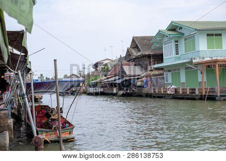 Amphawa, Samut Songkhram, Thailand - Febuary 2019 : Traditional Market Name Amphawa Floating Market 