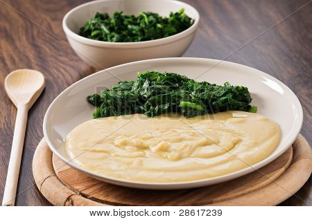Ispanaklı fava fasulye püresi.