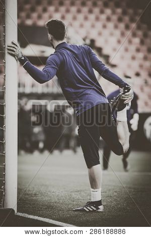 VALENCIA, SPAIN - FEBRUARY 21: Neto during UEFA Europa League match between Valencia CF and Celtic FC at Mestalla Stadium on February 21, 2019 in Valencia, Spain