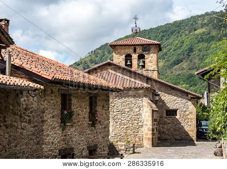 Barcena Mayor, Cabuerniga Valley, With Typical Stone Houses Is One Of The Most Beautiful Rural Villa
