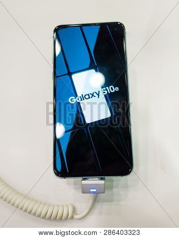 February 28, 2019 Moscow, Russia. The New Smartphone From Samsung Galaxy S10e On The Shelf In The Ga
