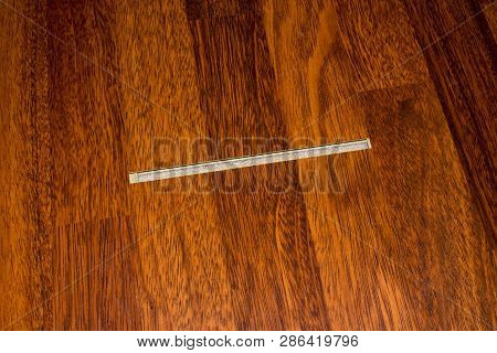 Laminate Locks.laying Laminate.the Discrepancy Between The Joints Of The Laminate.