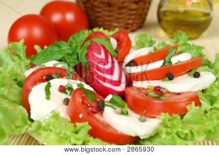 สลัด Caprese อิตาลี