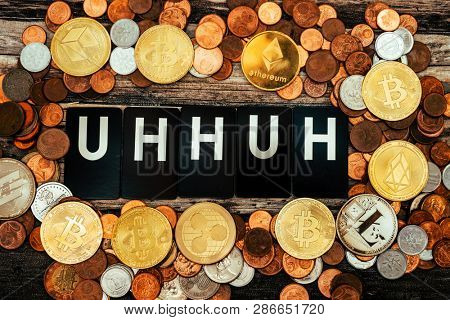 Uh huh-Express your voice with the concept of cryptocurrency and vocal words