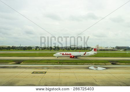 Bangkok, Thailand - August 19, 2018 : Airbus 320 Thailionair, Thailand Low-cost Airline Arrived At D