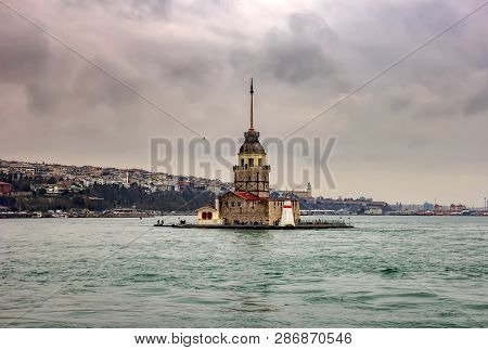 Maiden Tower , Tower Of Leandros, Kiz Kulesi, Tranquil Scenery At The Entrance To Bosporus Strait In