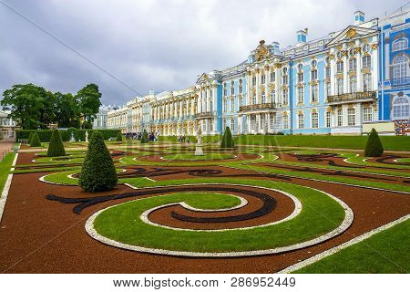 Pushkin, Russia-june 14, 2016: Catherine Palace Tsarist Village In The Town Of Pushkino