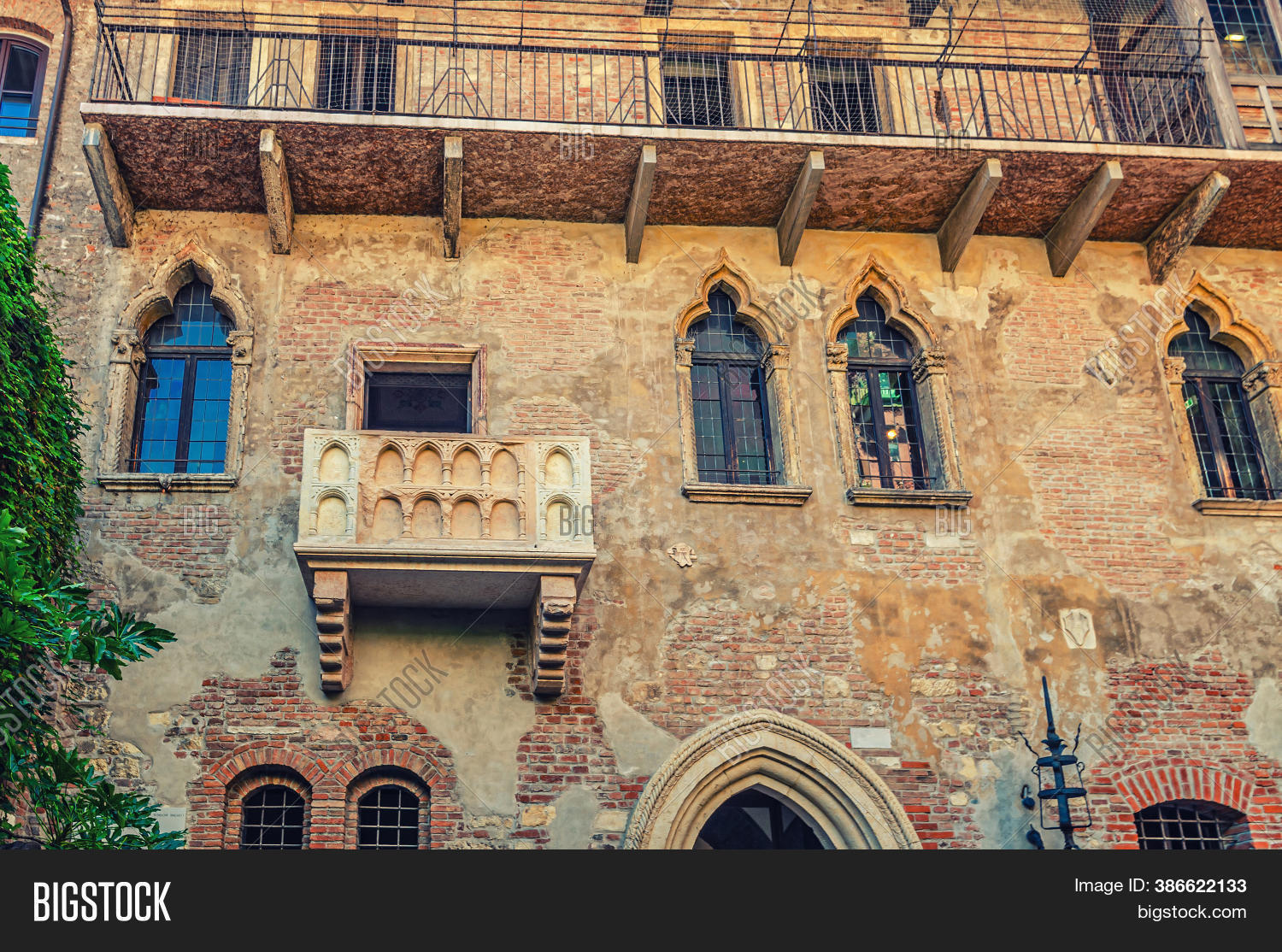 Casa Di Giulietta Image Photo Free Trial Bigstock casa-di-giulietta-image-photo-free-trial-bigstock