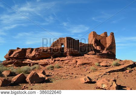 Stunning Look At Red Rock Ruins Of Wukoki.