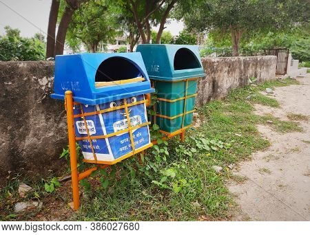 Jhunjhunun, Rajasthan - 01.09.2020 : Separate Dustbins For Dry And Wet Garbage In Clean India Campai