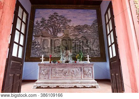 Hoi An, Vietnam, September 20, 2020: View From The Altar Door Inside The Van Mieu Confucius Temple. 