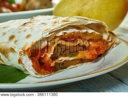 Scaccia Raguana, Tomato And Cheese Pie, Sicilian Cuisine, Traditional Assorted Italy Dishes, Top Vie