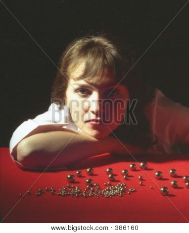  Mädchen und das Metall