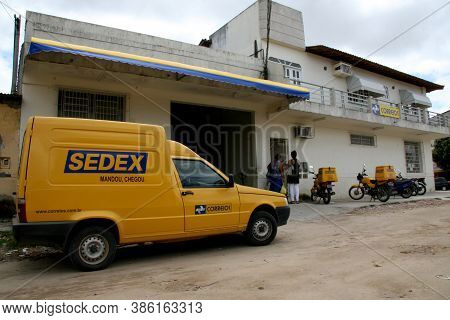 Eunapolis, Bahia / Brazil - April 1, 2008: Facade Of The Correios Post Office In The City Of Eunapol