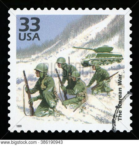 United States Of America - Circa 1999: A Postage Stamp Printed In Usa Showing An Image Of Soldiers I