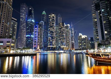 Dubai, Uae - November 15: The Night Illumination Of Dubai Marina And Cayan Tower On November 15, 201