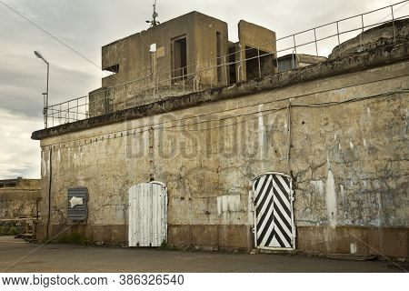 Kronstadt , Russia. 5 Juny 2016. Fortifications Of Fort "constantine" In Kronstadt, Russia.