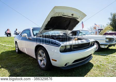 Saint Clair Shores, Michigan / Usa - 09-21-2020: 24Th Annual Waterfront Car Show Presented By The Vi