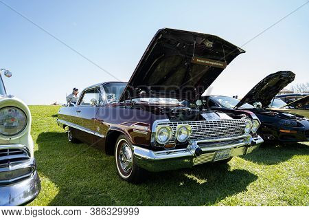Saint Clair Shores, Michigan / Usa - 09-21-2020: 24Th Annual Waterfront Car Show Presented By The Vi