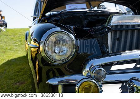 Saint Clair Shores, Michigan / Usa - 09-21-2020: 24Th Annual Waterfront Car Show Presented By The Vi
