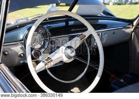 Saint Clair Shores, Michigan / Usa - 09-21-2020: 24Th Annual Waterfront Car Show Presented By The Vi