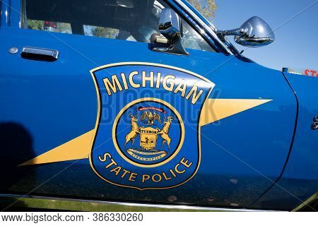 Saint Clair Shores, Michigan / Usa - 09-21-2020: 24Th Annual Waterfront Car Show Presented By The Vi