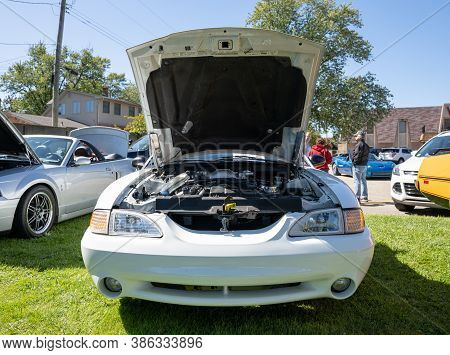 Saint Clair Shores, Michigan / Usa - 09-21-2020: 24Th Annual Waterfront Car Show Presented By The Vi