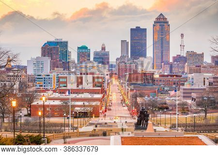 Des Moines Iowa Skyline In Usa