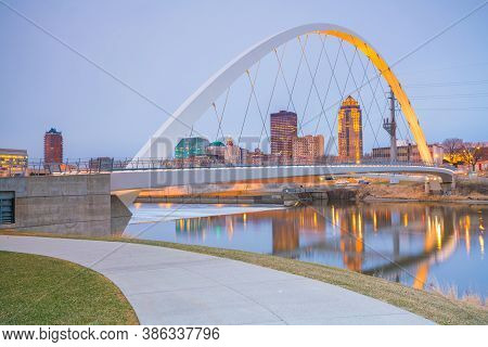 Des Moines Iowa Skyline In Usa