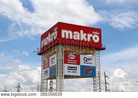 Muang, Pathumthani,thailand May 1, 2018: High Triangle Sign Of White And Red Color Makro In Front Of