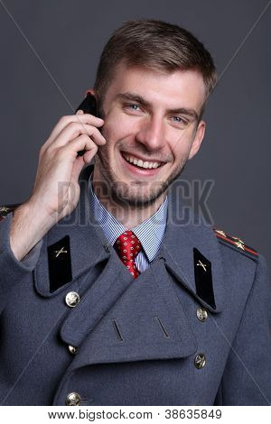 portrét ruského armádního důstojníka v zimník
