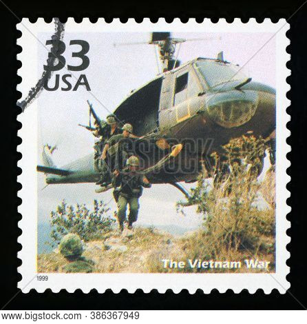 United States Of America - Circa 1999: A Postage Stamp Printed In Usa Showing An Image Soldiers Jump