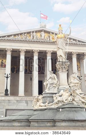 큰 샘, 비엔나, 오스트리아에 있는 동상 Parlament 비엔나