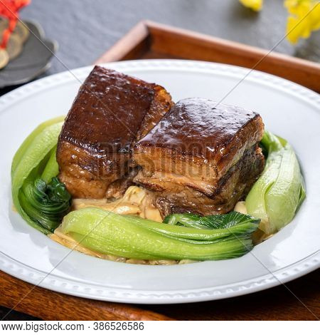 Dong Po Rou (dongpo Pork Meat) In A Beautiful Plate With Green Broccoli Vegetable, Traditional Festi