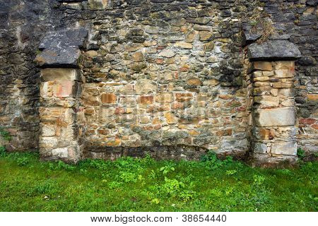 Detalu architektonicznego starego kościoła cystersów w Europie Carta, Rumunia,