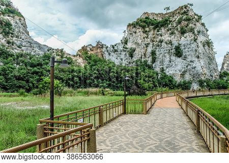Khao Ngoo Rock Park. Walkway In Of Mount Khao Ngoo Rock Park At Ratchaburi Province, Thailand.