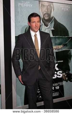 ロサンゼルス発 - 10 月 15 日: エドワード ・ バーンズ「アレックス クロス」初演アークライト映画館 Cineram に到着します。