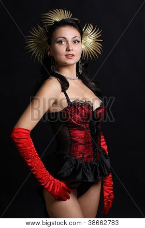 Sexy Moulin Rouge Mädchen tragen heiße Dessous