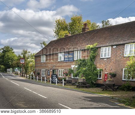 Smarden, Kent, Uk, September 2020 - The Bell Public House In The Village Of Smarden, Kent, Uk