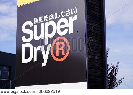 Bordeaux , Aquitaine / France - 09 20 2020 : Superdry Logo And Text Sign Front Of British Shop Brand