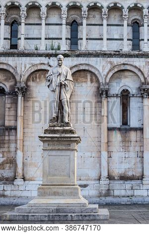 Lucca, Italy - July 9, 2017:view Of Francesco Burlamacchi Statue In Piazza San Michele, Lucca Old To