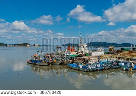 Seosan, South Korea; September 13, 2020: For Editorial Use Only. Fishing Boats Moored At Dock In Seo