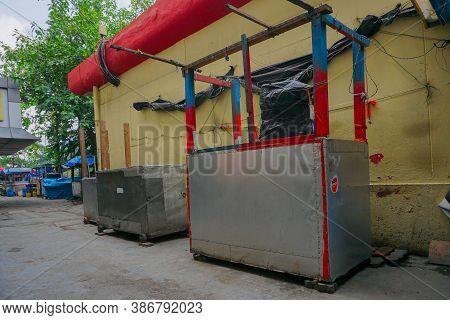 Kolkata, West Bengal, India - 22nd May 2020 : City Retail Shops Are Under Lockdown To Stop Spread Of