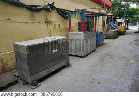 Kolkata, West Bengal, India - 22nd May 2020 : Retail Shops Are Under Lockdown To Stop Spread Of Covi